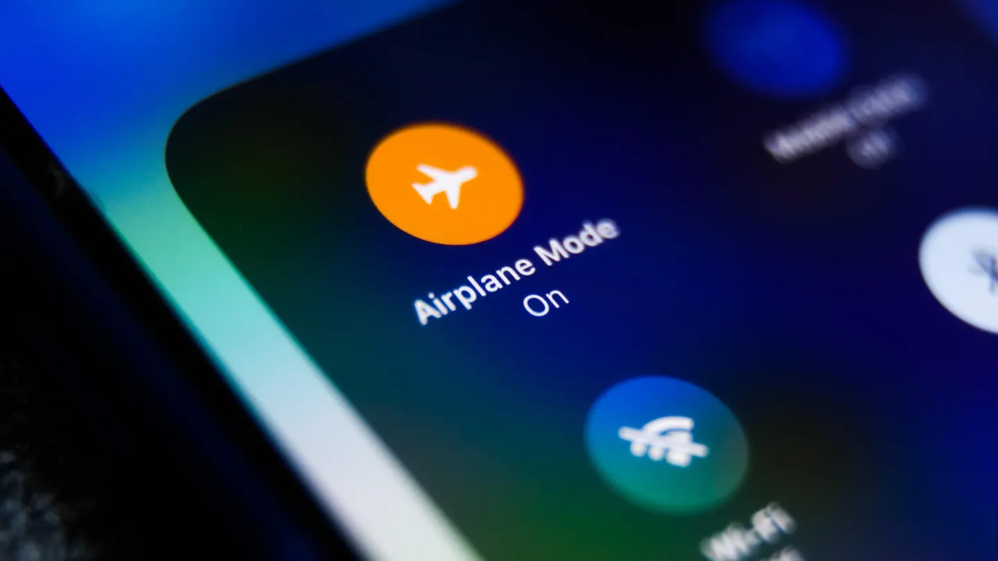 Airplane Mode: Fungsi, Manfaat, dan Mitos yang Perlu Kamu Tahu!