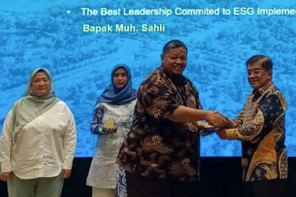 KAI Raih Penghargaan di Indonesia Sustainability Award 2025 atas Komitmen Keberlanjutan