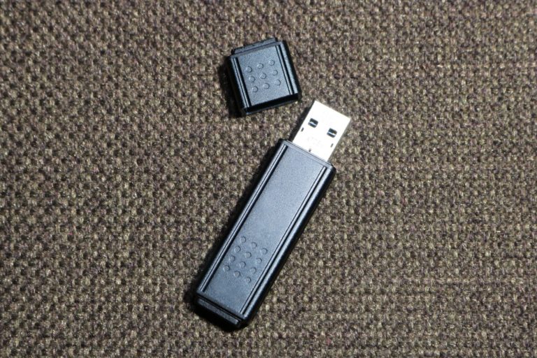 informasi lenyap di flashdisk