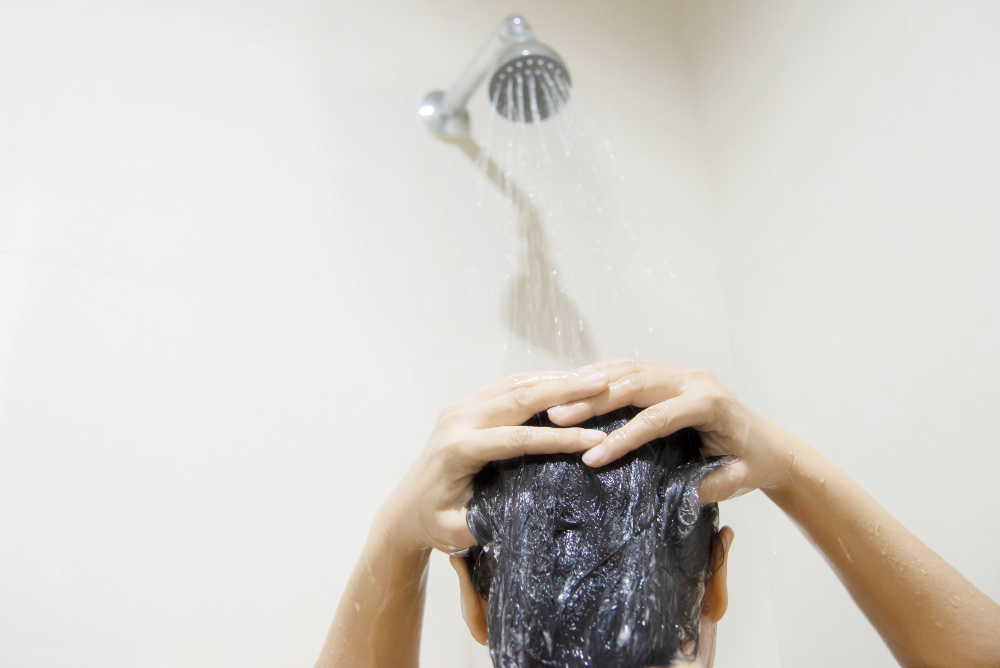Shower: Kenyamanan Mandi yang Praktis dan Menyegarkan