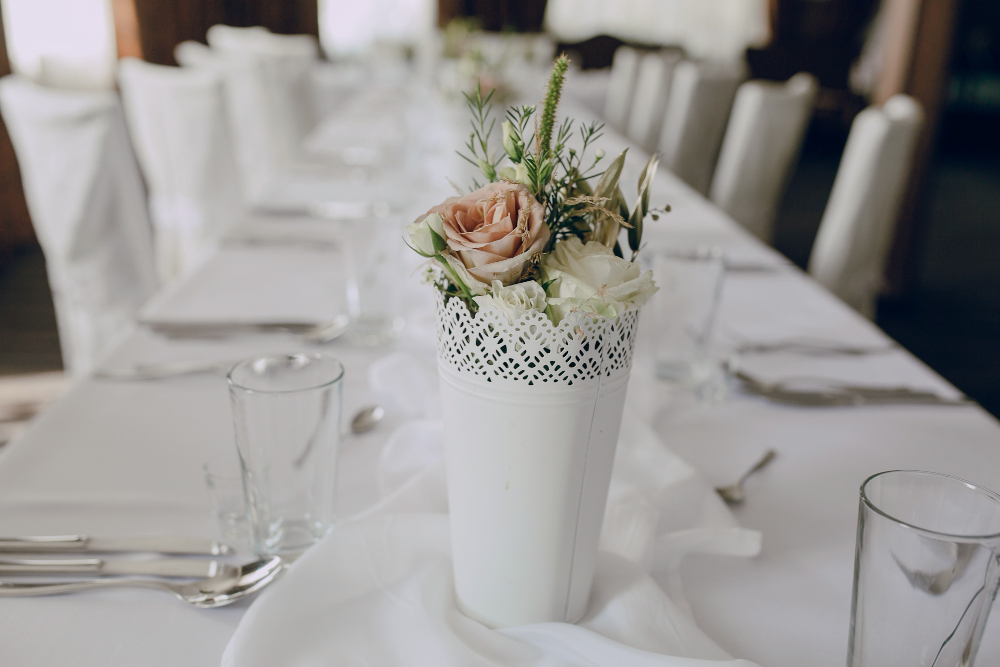 Centerpiece Meja Makan: Sentuhan Elegan yang Mempercantik Ruang Makan