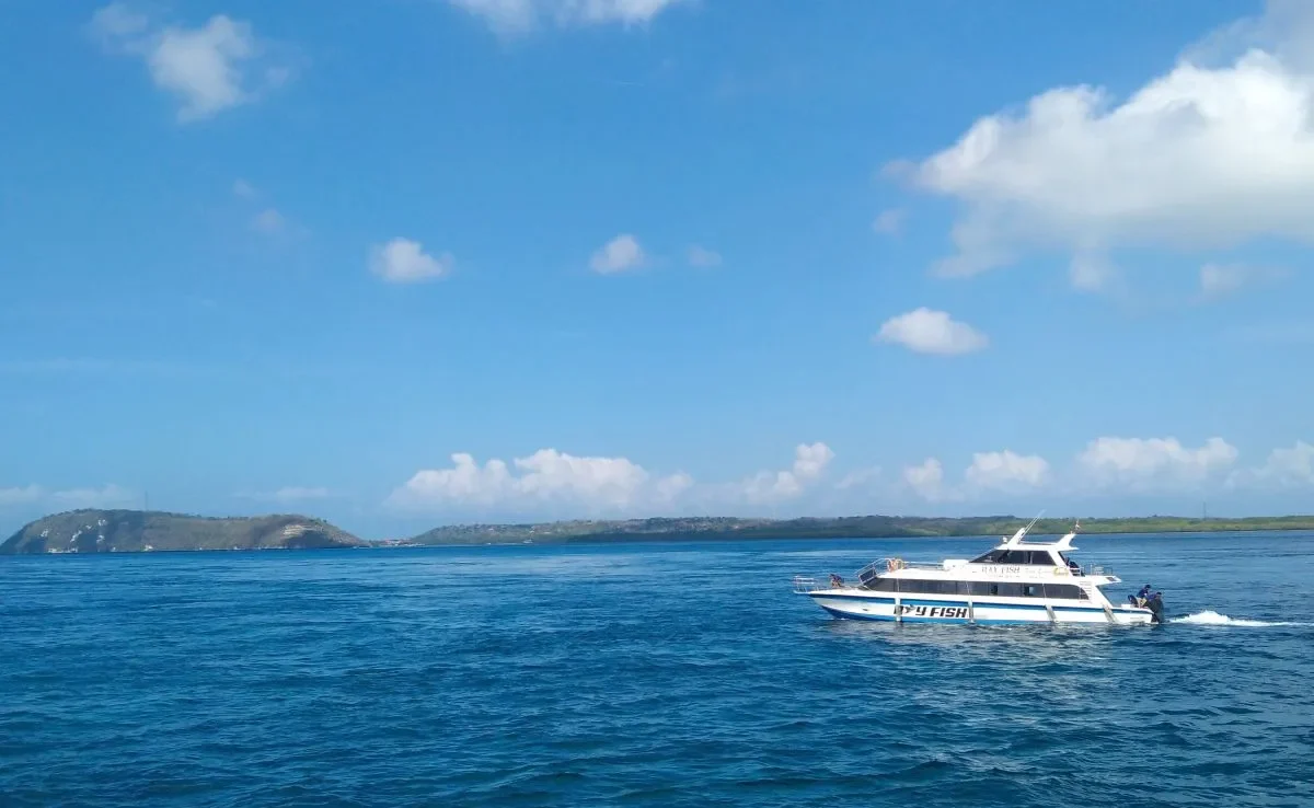 Peringatan Gelombang Tinggi di Selat Bali dan Selat Lombok, Warga Diminta Waspada