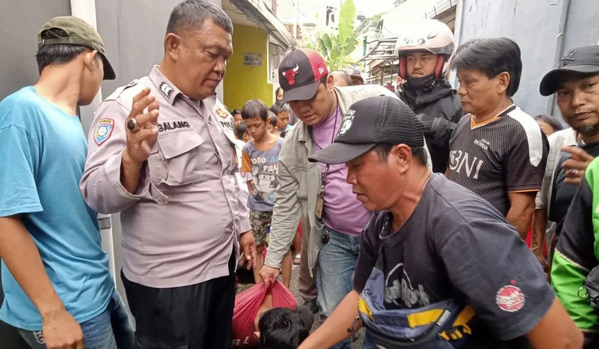Warga Duren Sawit Tangkap Pria Diduga Pencuri Motor yang Melarikan Diri Lewat Plafon