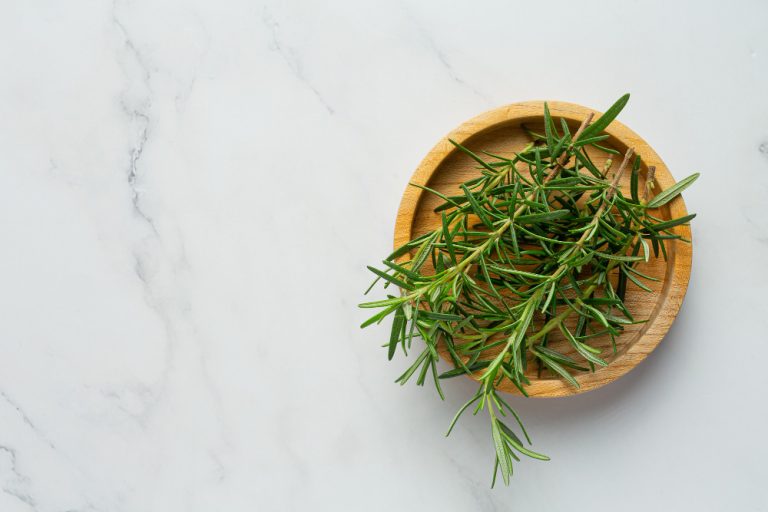 menggunakan rosemary