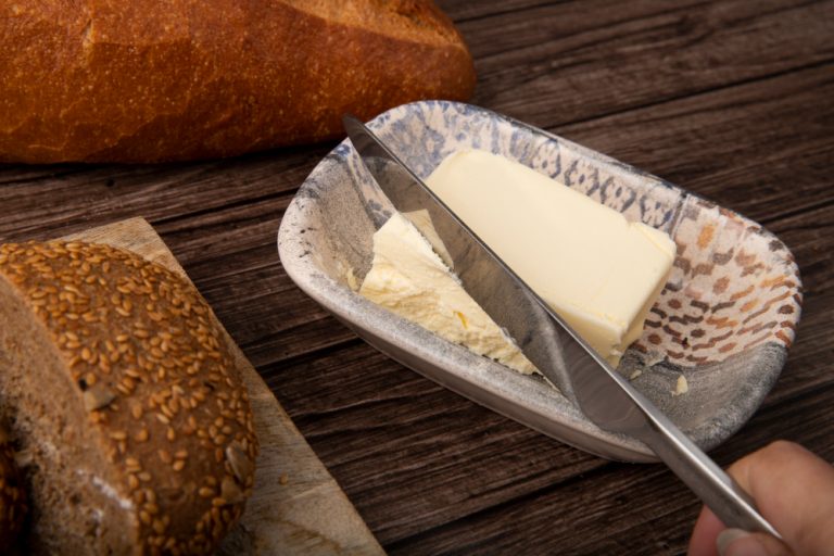 menyimpan butter