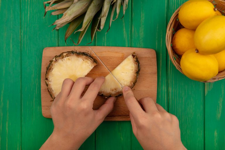tips mengupas nanas